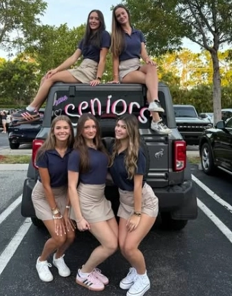 Кай Трамп с подругами.