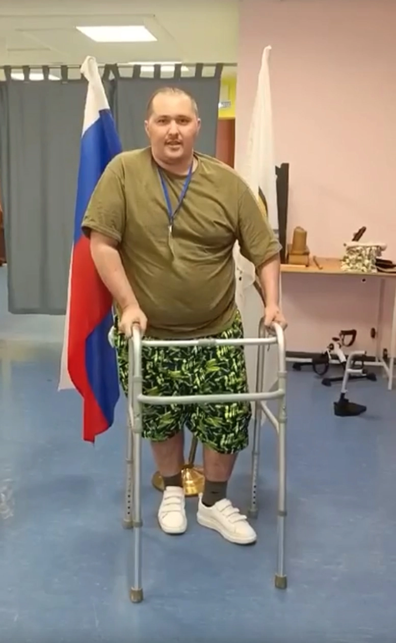 После тяжёлого ранения в голову Александр полтора года был 