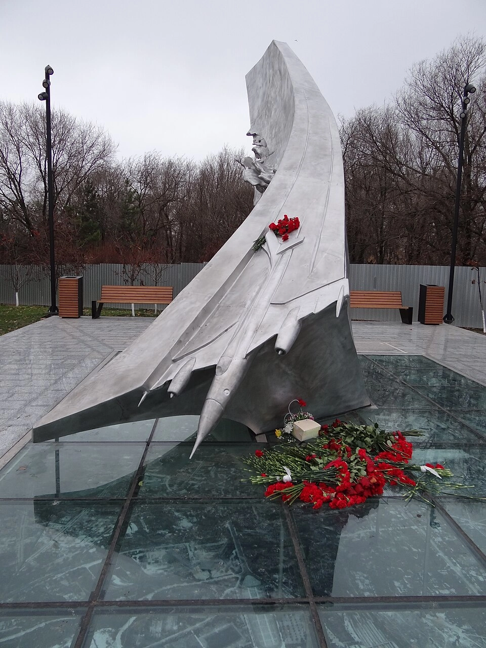 Памятник Капустину и Янову на улице Капустина в Ростове-на-Дону.