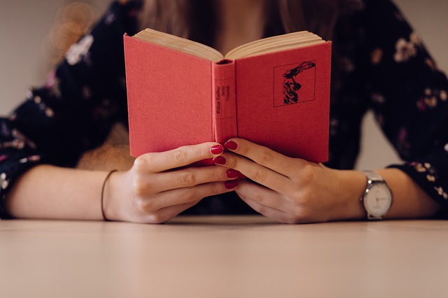 студент книга