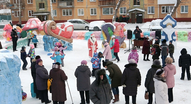 Снежный городок на ул. Зорге