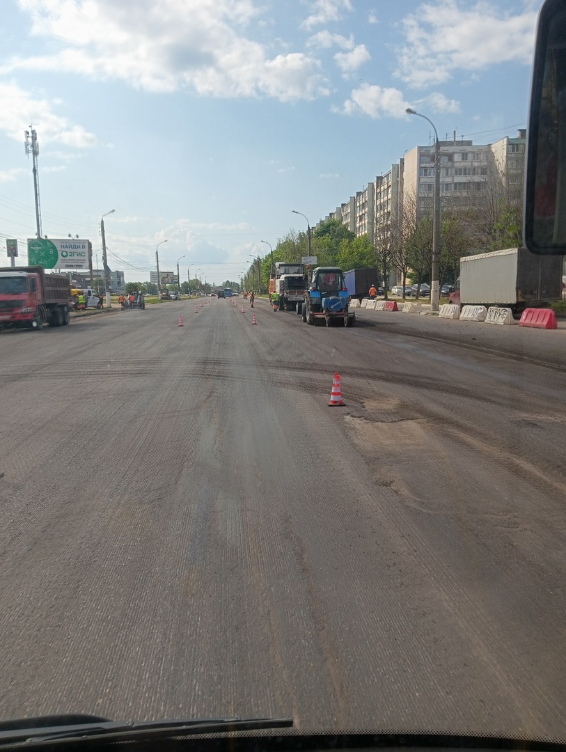 В Твери на улице Можайского ремонтируют участок дороги