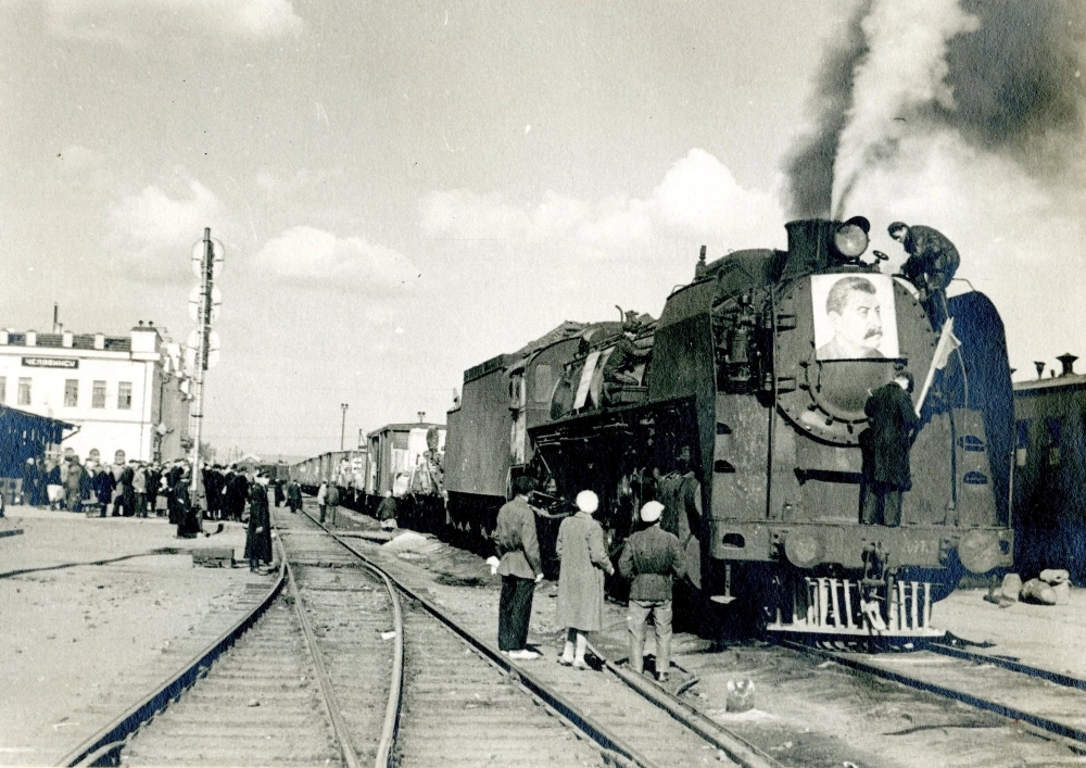 Эшелон в освобожденный Курск из Челябинска, 1943 год