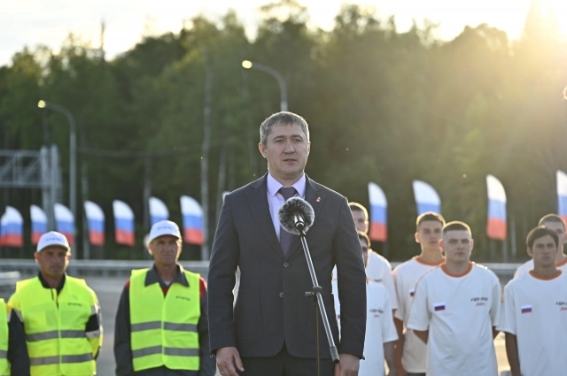 По словам Дмитрия Махонина, за счёт открытия новой трассы грузопоток увеличится на 10 %