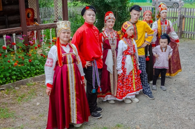 Плакать не о чем! В Усть-Утке соседствуют души сплавщиков и Сергея Есенина