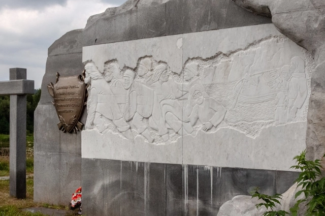 Плакать не о чем! В Усть-Утке соседствуют души сплавщиков и Сергея Есенина