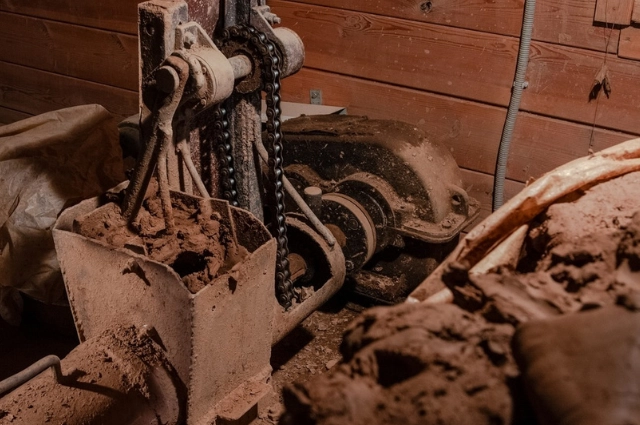 Богатства земли. Где увидеть чугунный храм и потомственных гончаров