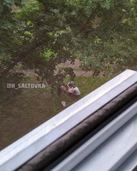 выпал ребенок