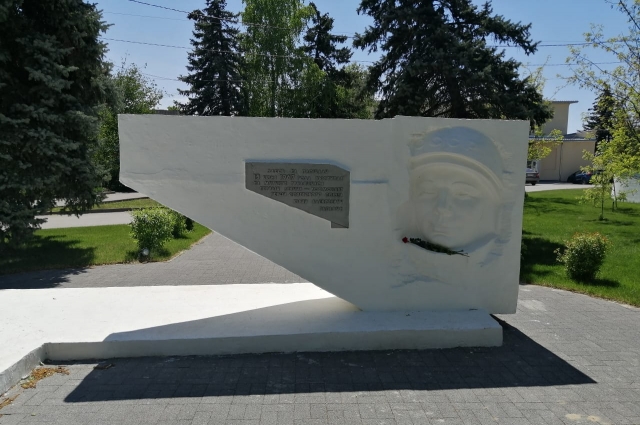Монумент Гагарину в Вёшенской