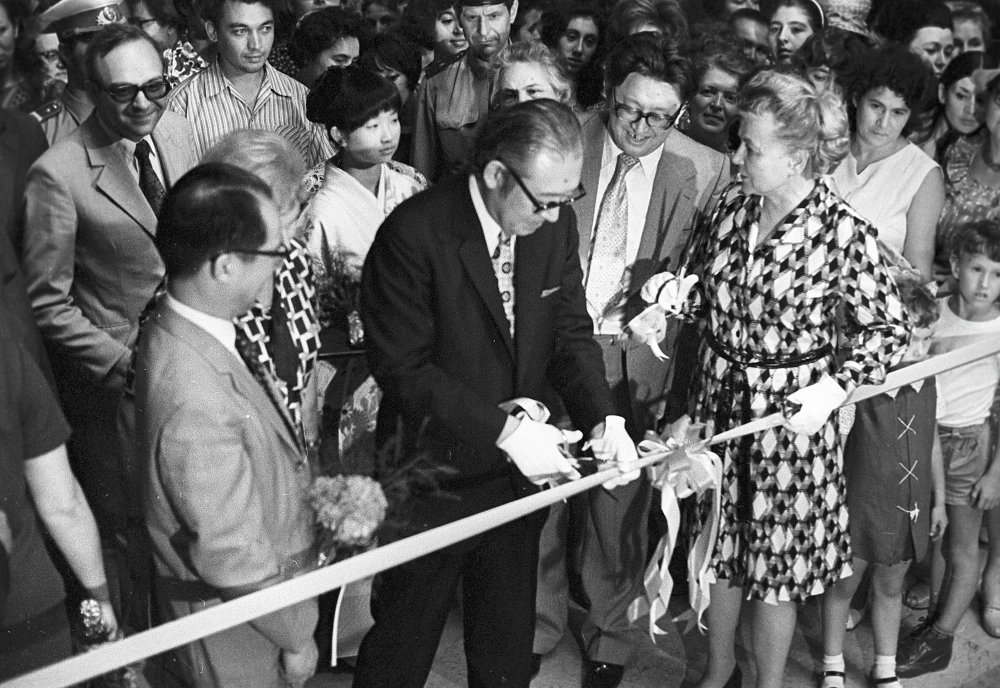 Екатерина Фурцева на открытии японской выставки в Москве, 1974 г.