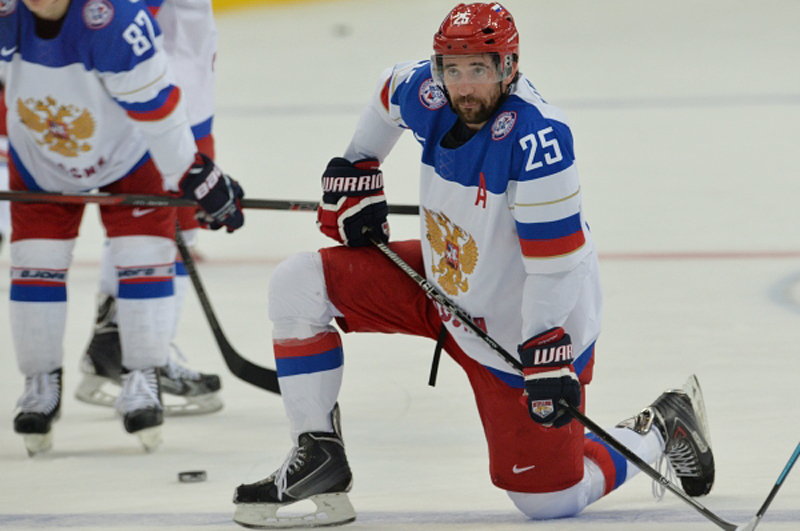 Данис Зарипов перед началом четвертьфинального матча чемпионата мира по хоккею 2014 между сборными командами России и Франции
