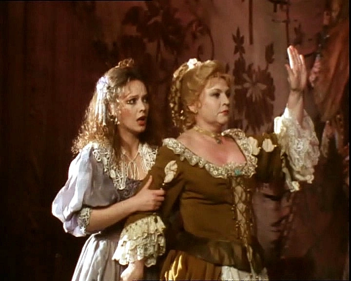 Нина Гуляева в спектакле «Тартюф» (1989).