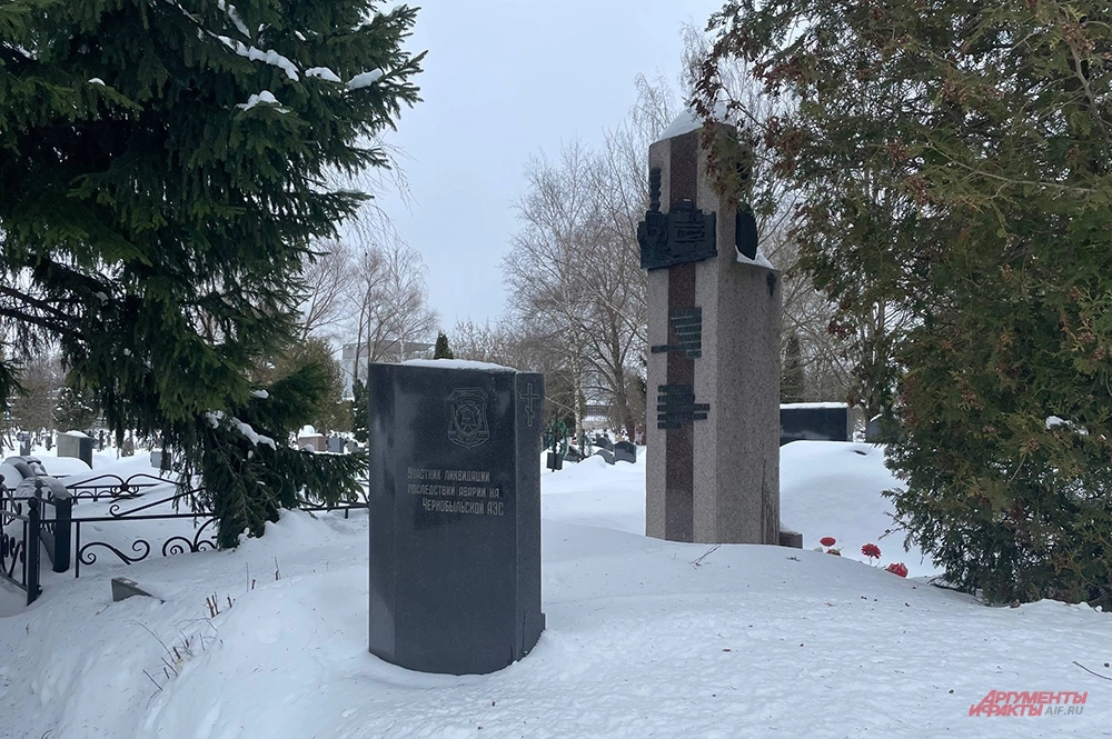 Могила Героя России, генерал-майора внутренней службы Владимира Максимчука.