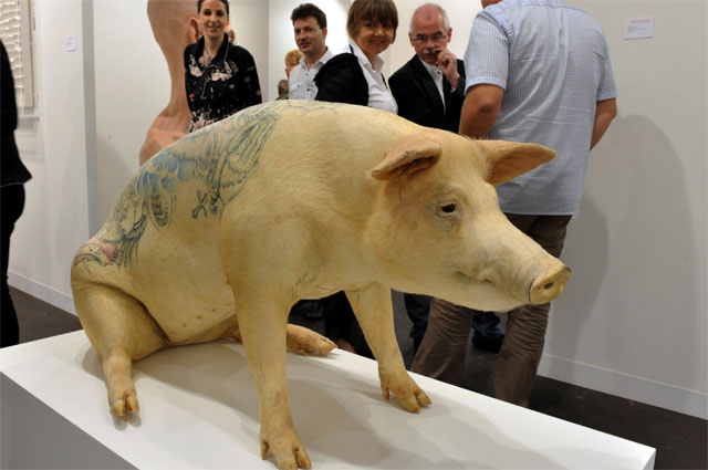 Татуированная свинья Вима Дельвуа (Wim Delvoye)