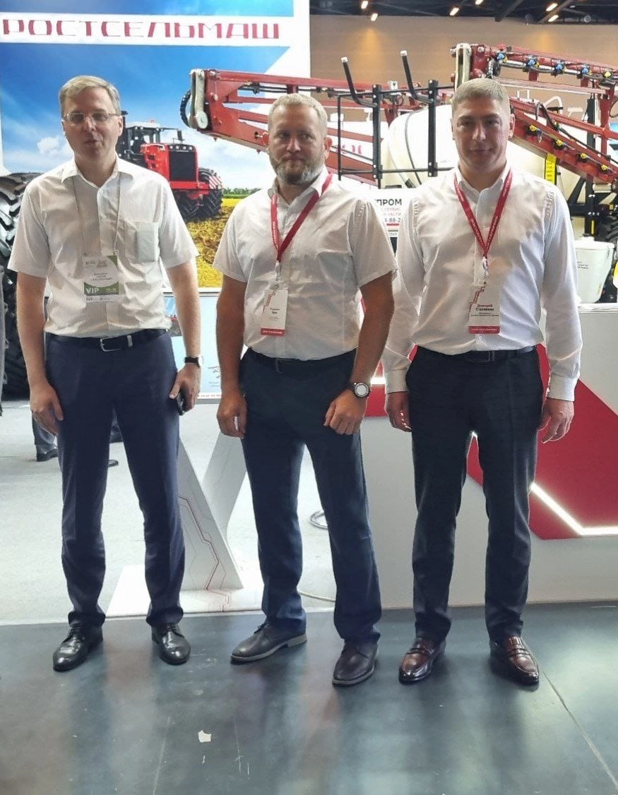 Министр сельского хозяйства Ставропольского края стал почётным гостем стенда компании.