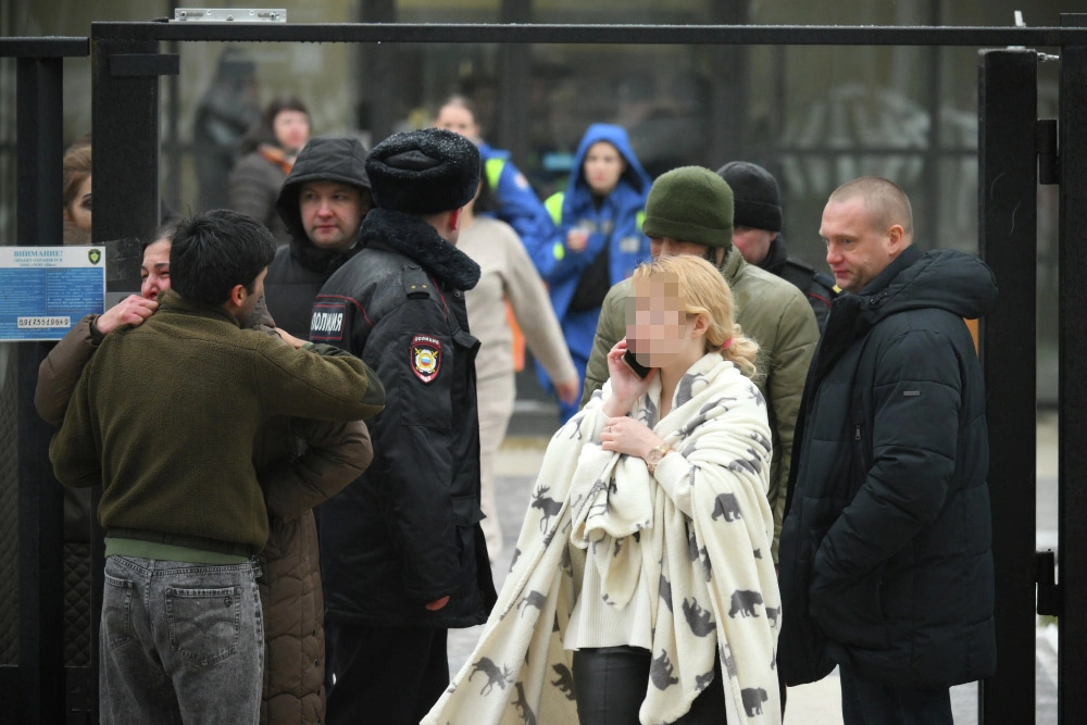 Обстановка возле Успенской школы в поселке Горки-2 Московской области.