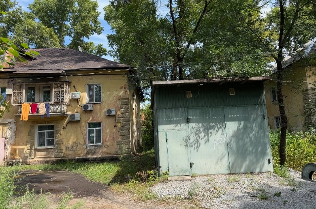 ДЭК, двухэтажная сталинка