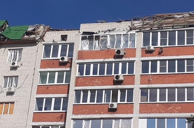 БПЛА ВСУ пробил крышу девятиэтажки по ул. 3-го Интернкационала в Белгороде в ночь с 8 на 9 августа.