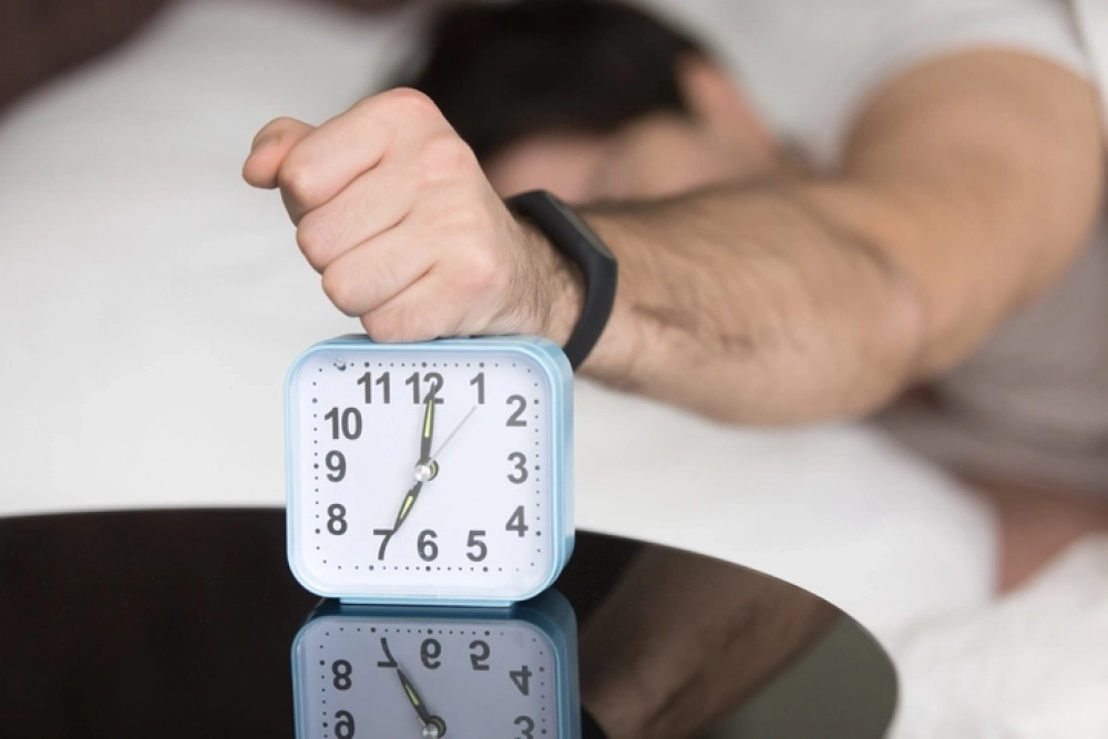 
        Игра в ЗОЖ. Фитнес-трекеры вызывают бессонницу, а не улучшают сон    