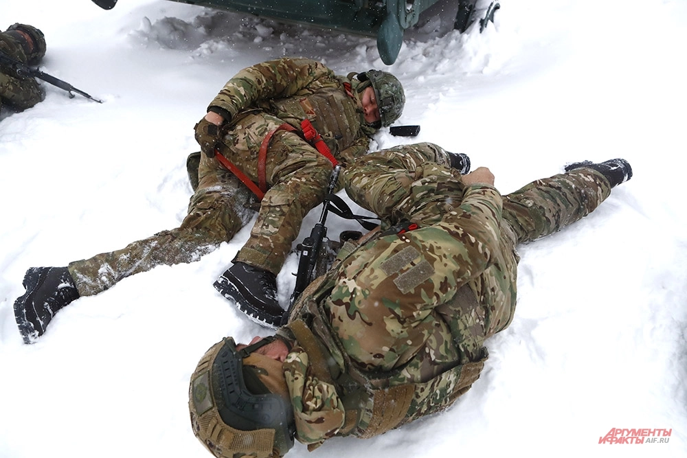 Оказание самопомощи при ранении в ногу.