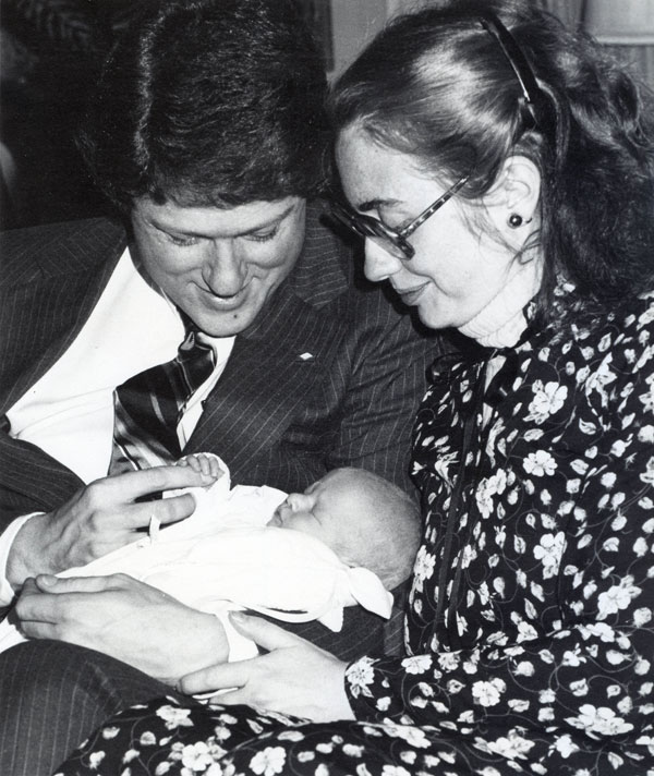 Билл, Хиллари и Челси Клинтоны. 1980 г.