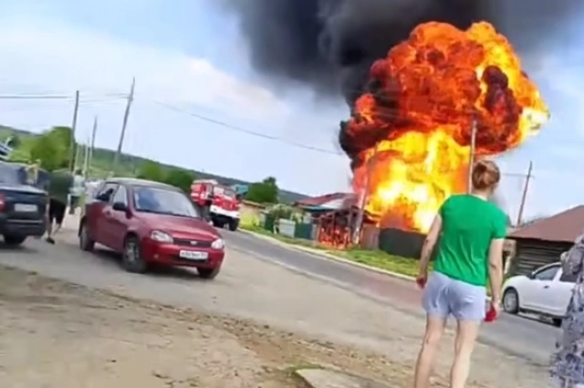 В ролике очевидец заснял реакцию напуганных жителей.