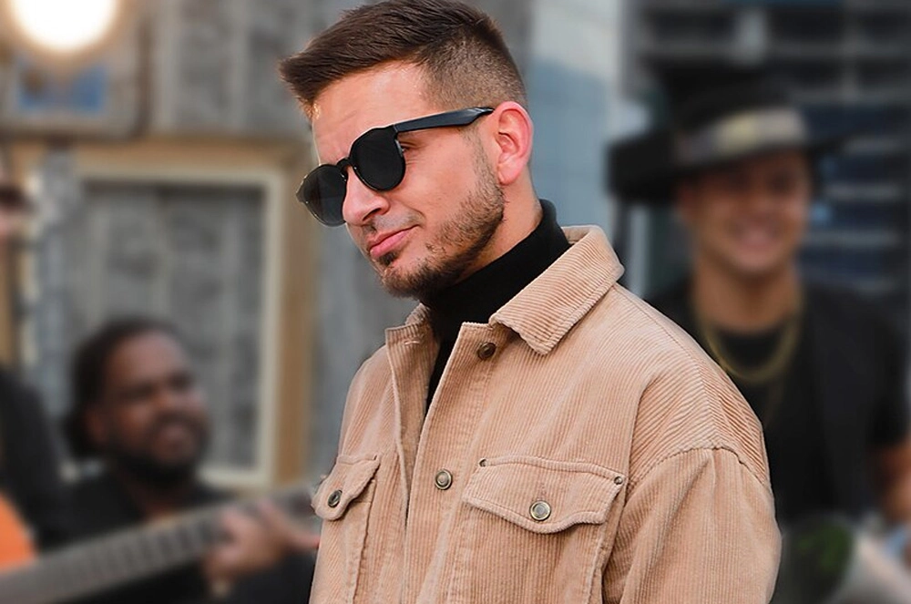 Омар Аседо.