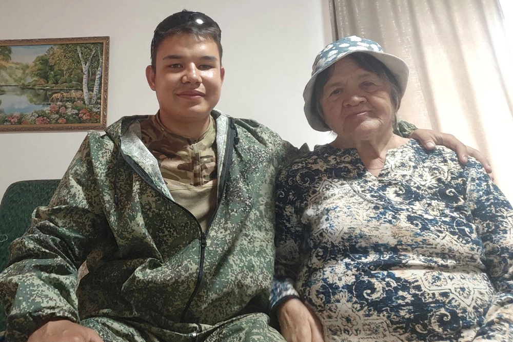 Даниэль и бабушка Нурия.