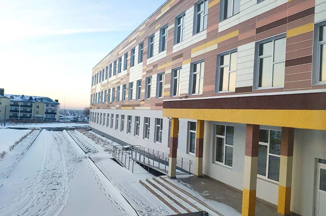 Здание новой школы.