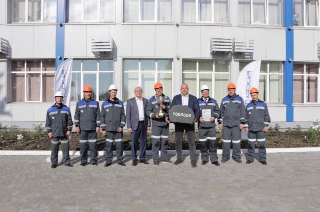 С производственным достижением горняков поздравили генеральный директор РУК Владимир Мельниченко и директор шахты Александр Филатов