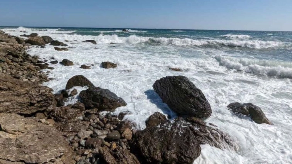 Кусочек Черного моря на территории мыса.