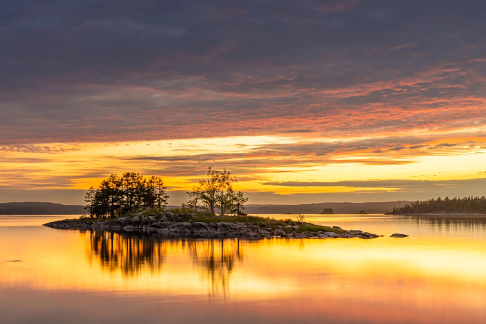 Память, вырезанная льдом. Пейзажи Ладожских шхер в объективе Геннадия Юсина     
 Память, вырезанная льдом. Пейзажи Ладожских шхер в объективе Геннадия Юсина
