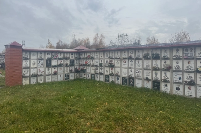 Погребение в стену колумбария стоит дешевле, чем в землю.
