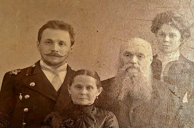 На берегу Кабана жил архитектор Александр Печников - проектировщик Закабанной мечети (слева) и его семья.