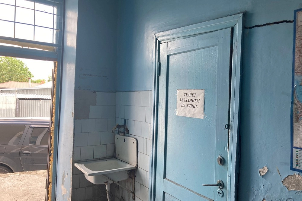 Автовокзал в Ессентуках выглядит негостеприимно.