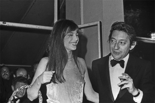 Джейн Биркин и Серж Генсбур на кинофестивале в Каннах в 1974 году во Франции.