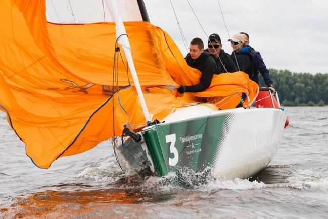 Погода порадовала ветровыми условиями.