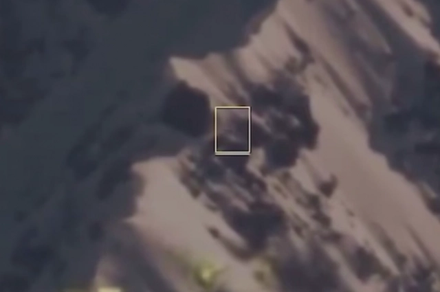 Квадрат в центре должен зафиксировать тепловое излучение.