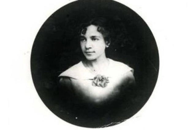 Анна Сардановская была первой любовью поэта.