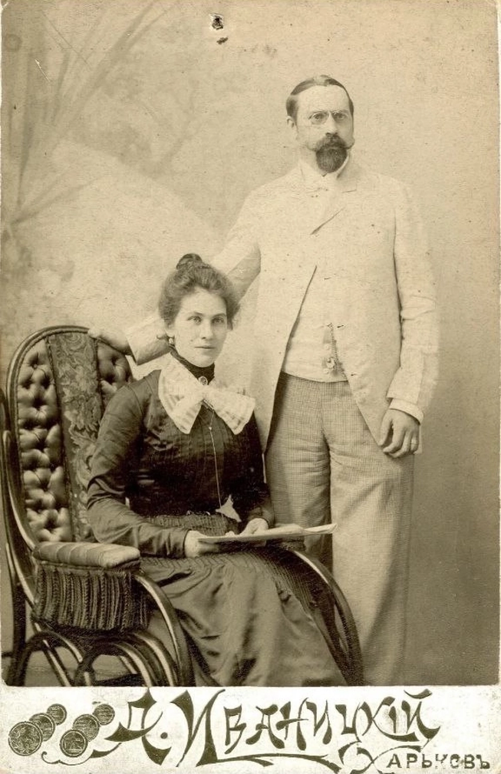 Праправнук великого русского полководца Святослав Башмаков с женой.