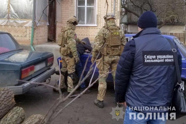 В Хмельницкой области задержали группировку, которая продавала наркотики 