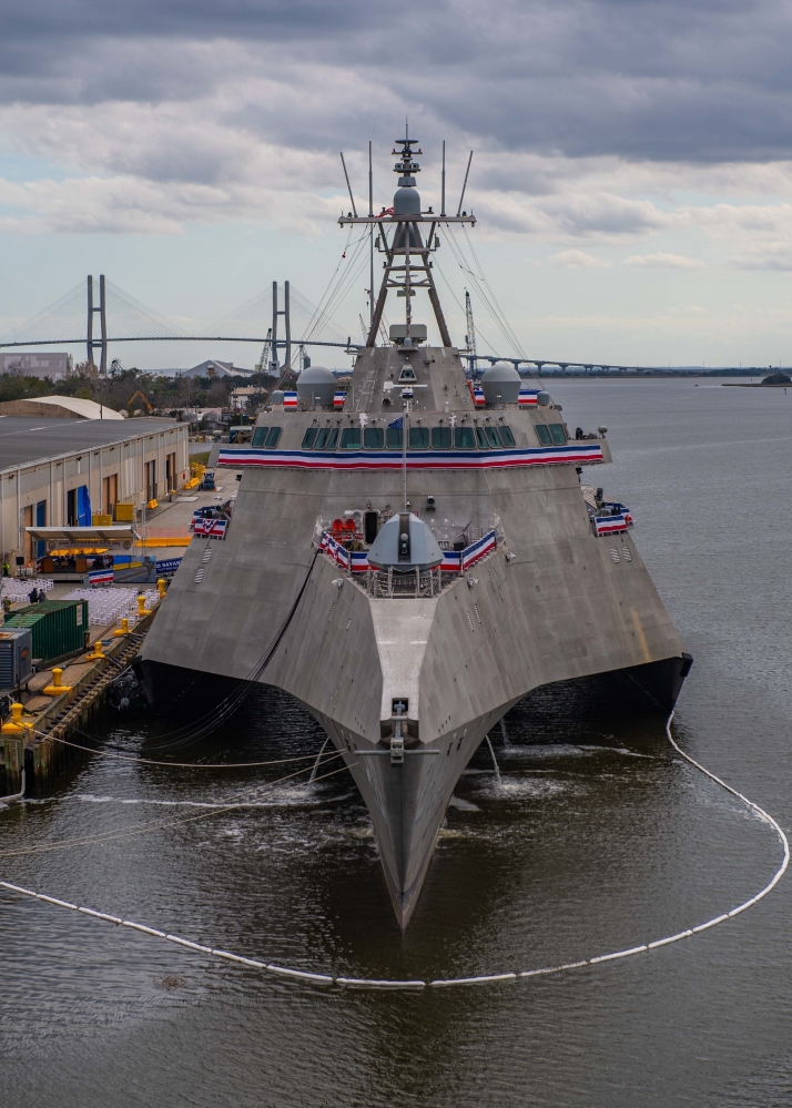 Новейший американский корабль прибрежной морской зоны LCS-28 Savannah.