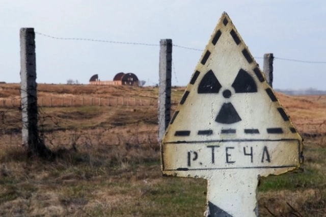 Смертельно опасные отходы сливали прямо в реку.