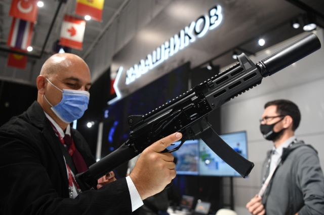 Пистолет-пулемет ППК-20 концерна «Калашников», представленный в выставочной экспозиции на Международном форуме «АРМИЯ-2021» в Конгрессно-выставочном центре «Патриот».