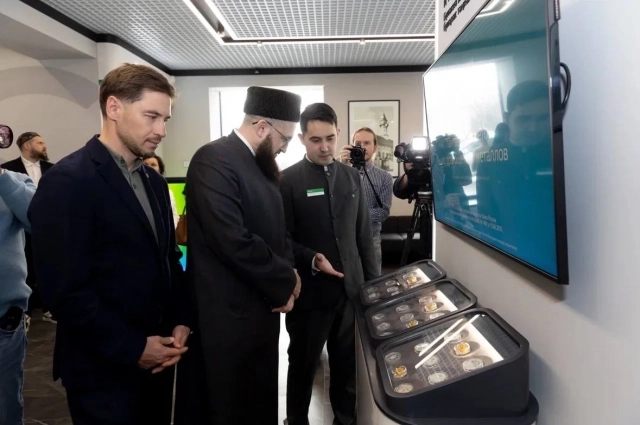 Офис, открытый в 2022 году, стал первым в России, где представлены финансовые продукты Сбера, структурированные по стандартам исламского финансирования.