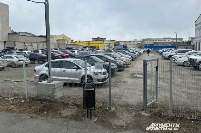В момент ЧП мгновенно открыть эту калитку не получилось: мешал поводок.