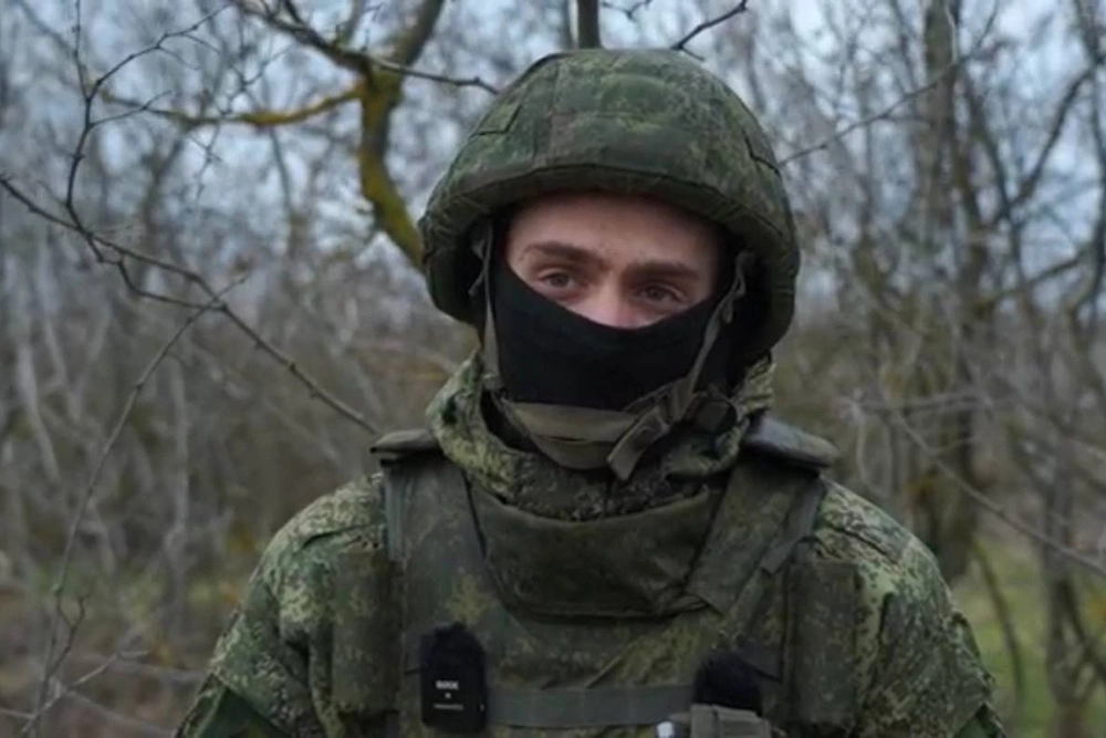 Фото к ночному тексту Никиты Сахарова про саперов. Снайпер с позывным Крот