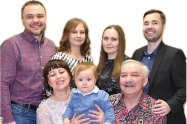Большая семья Александры и Николая, сыновья, невестки, внук.