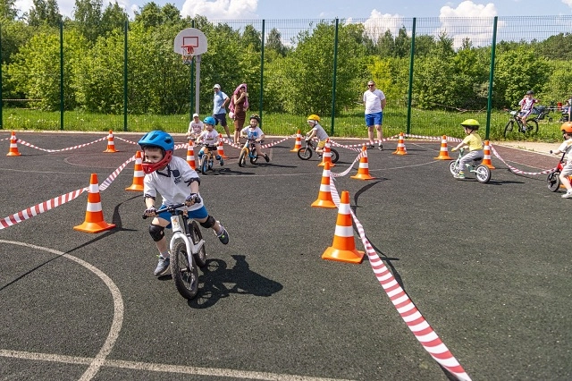 Более 500 велосипедистов приняли участие в массовых велогонках на Шарташе