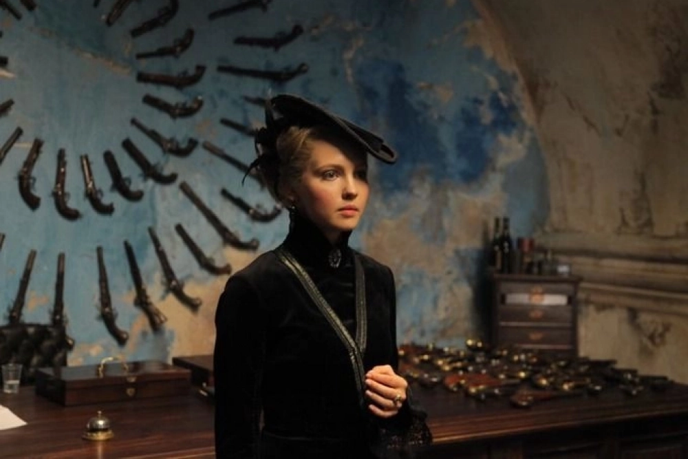 Юлия Хлынина сыграла княжну Марфу Тучкову в российском приключенческом фильме «Дуэлянт» (2016).